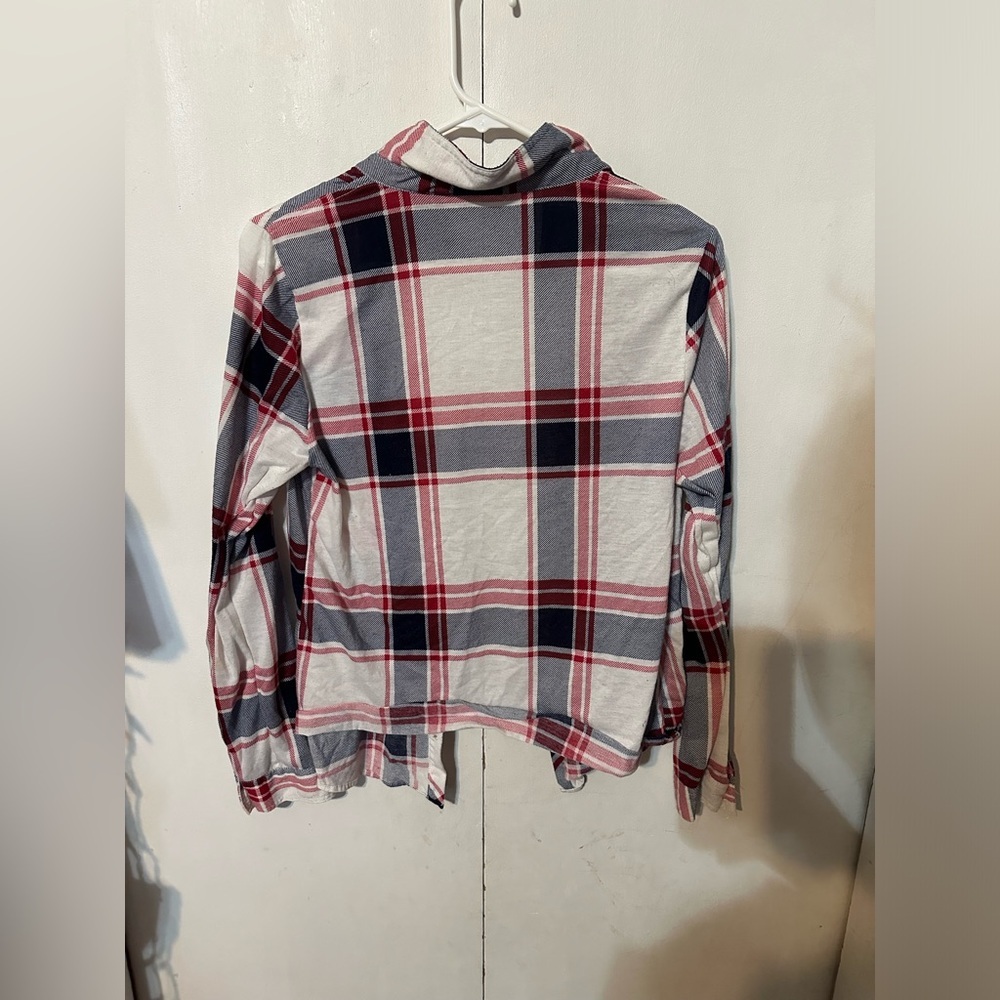 Passport Size Large Button Down Top - Picture 2 of 3